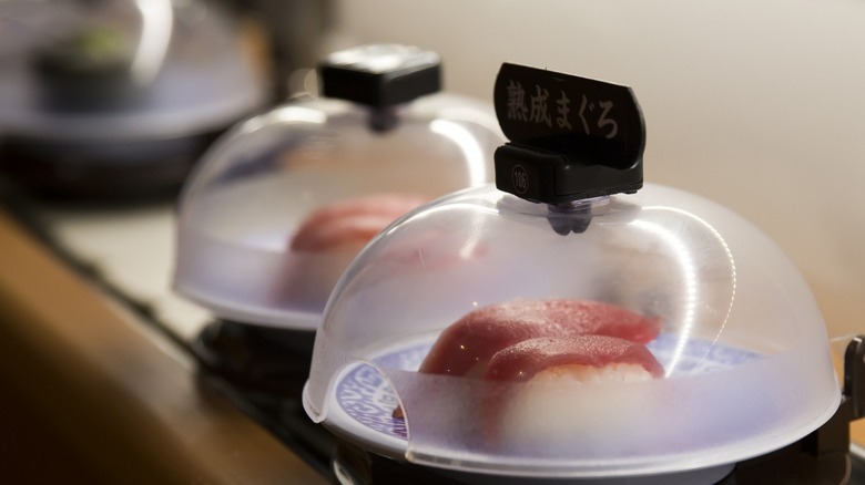 Conveyor belt sushi on plates