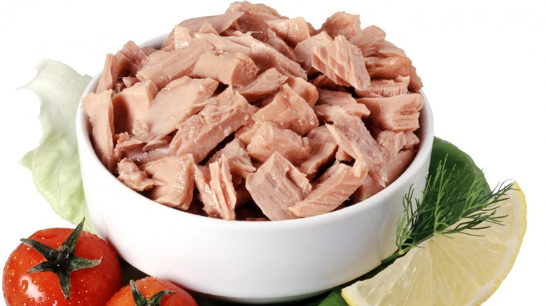 Canned tuna in bowl