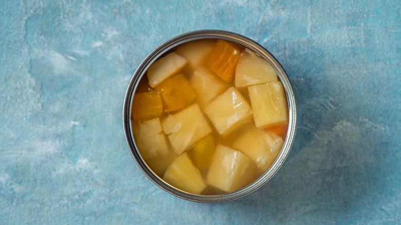 Canned pineapple in juice