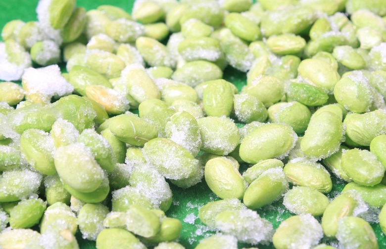 Cool Down Smoothies With "Edamame Ice"