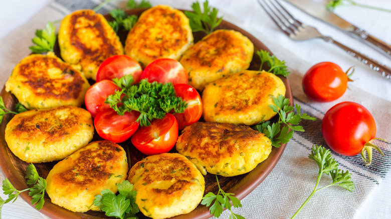 Plate of crispy crab cakes