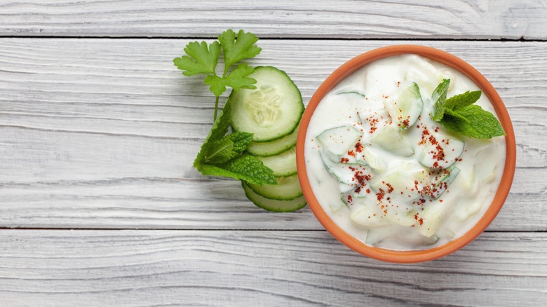 raita in bowl