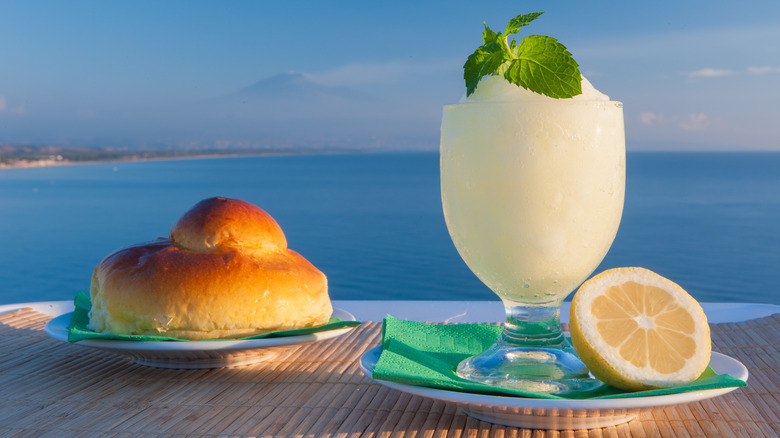 sicilian granita with brioche