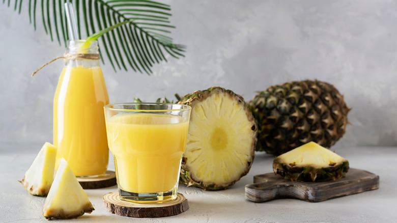 Pineapple juice and fresh pineapple