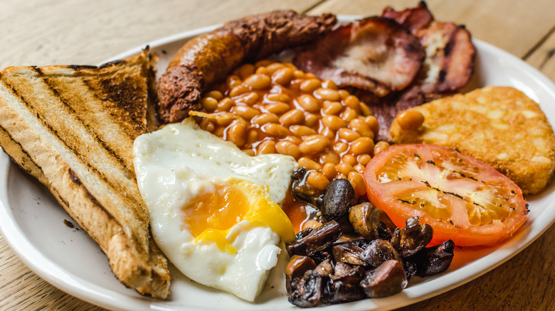 English breakfast with black pudding