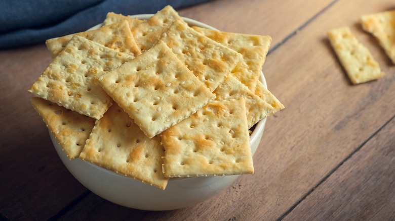 Bowl of saltine crackers