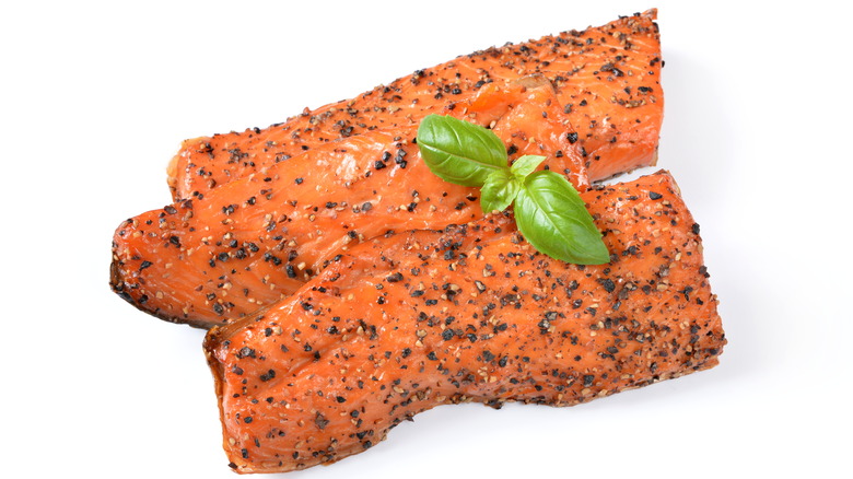 Smoked salmon with pepper