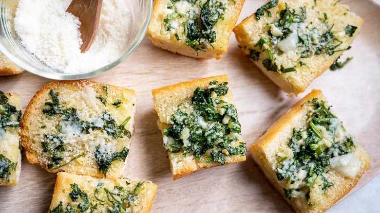 Squares of garlic bread with parmesan