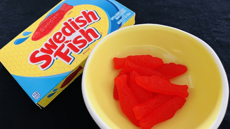 red swedish fish gummy candy