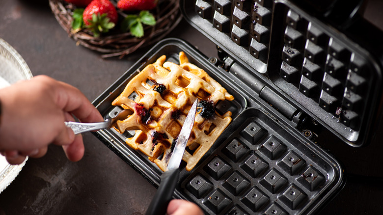 metal utensils in waffle maker