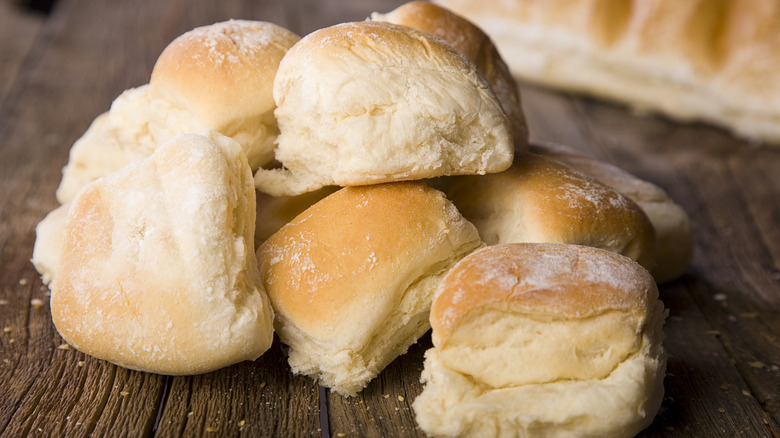 Pile of dinner rolls