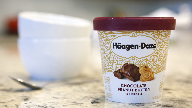 Haagen-Dazs chocolate peanut butter pint