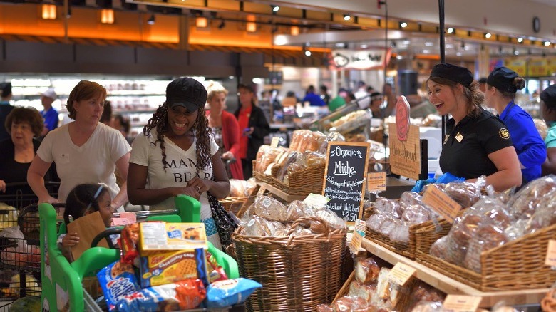 lots of shoppers in Wegmans