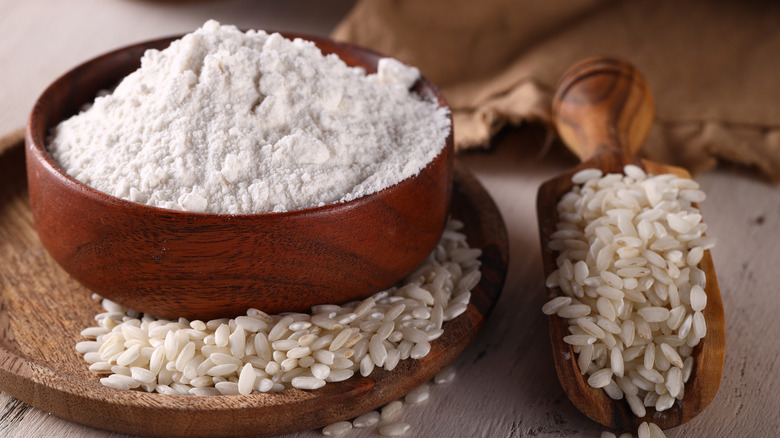 Rice flour in bowl