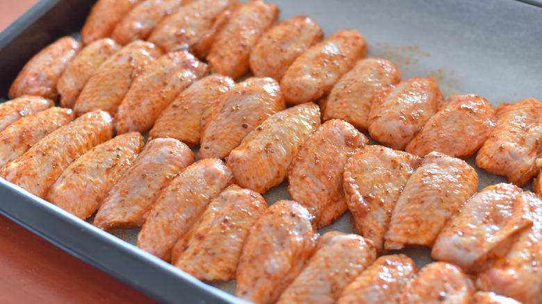 Seasoned raw chicken wings