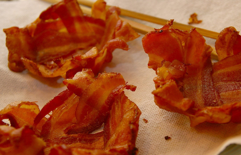 Baked Beans in Bacon Cups