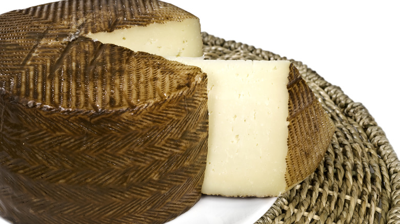 Close up of manchego rind