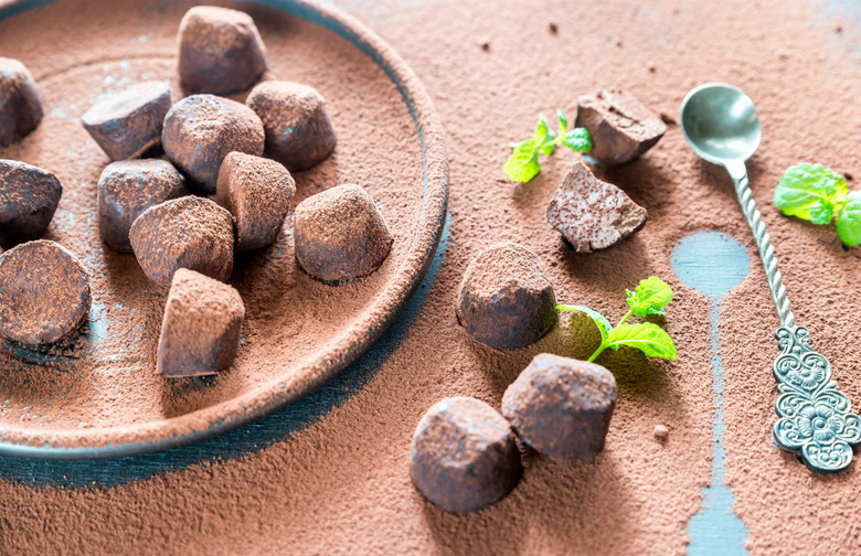 No-Bake Chocolate Chip Cookie Dough Truffles