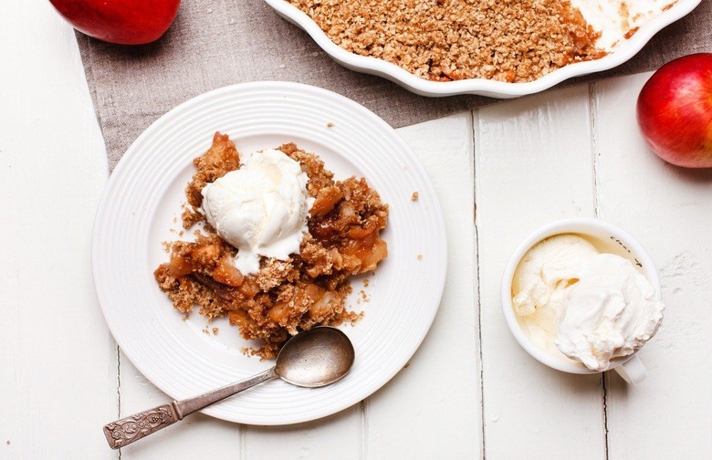 Celtic Apple Crumble With Irish Whiskey Cream Sauce