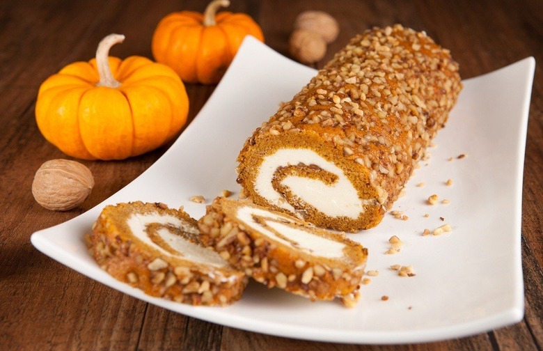 Pumpkin Roll With Spiced Cream Cheese Filling