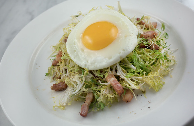 Frisée Salad With Asparagus and Prosciutto