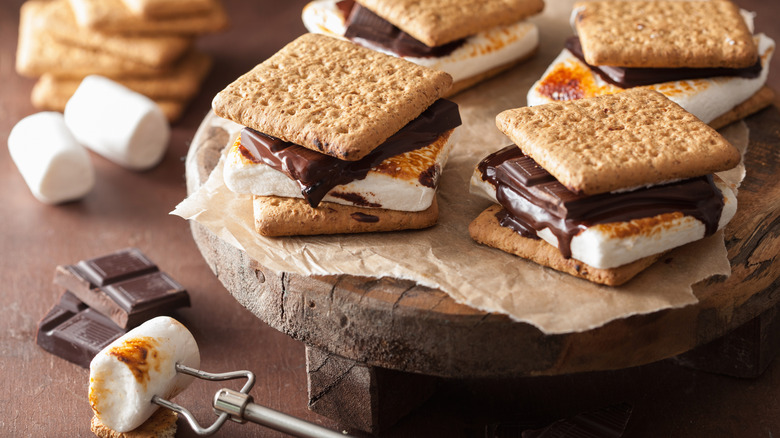 plate of s'mores