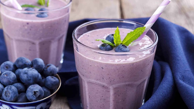 Creamy Blueberry Banana Smoothie