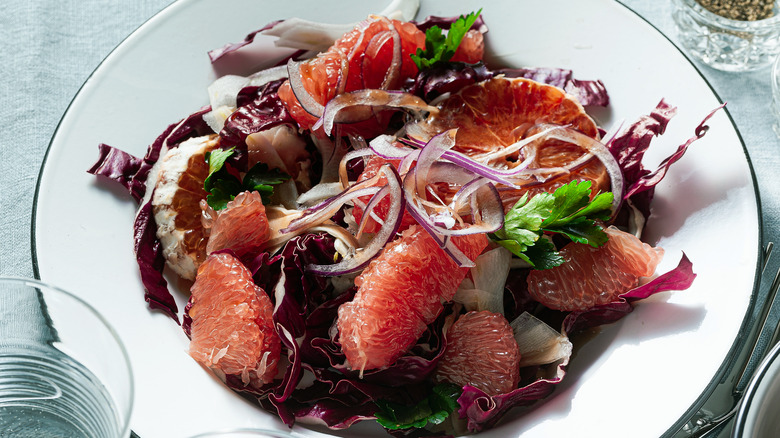 Radicchio and grapefruit salad