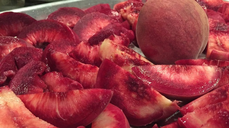 Sliced red Blood peaches