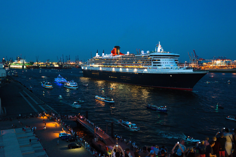 Queen Mary 2 — Transatlantic Crossing Fashion Week (Cunard Cruise Line)