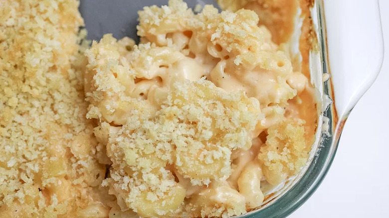 Mac and cheese with breadcrumbs