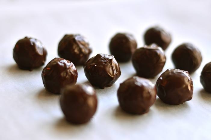 Chocolate Chip Cookie Dough Truffles