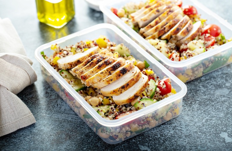 Quinoa Salad With Chicken, Grapes, and Almonds 