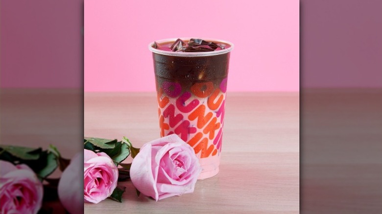 Pink coffee drink with pink roses