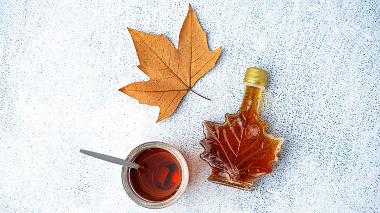 Maple syrup with maple leaf