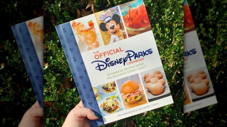 Disney Parks cookbook cover