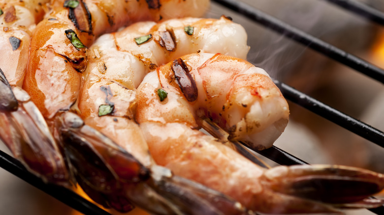 shrimp on the grill