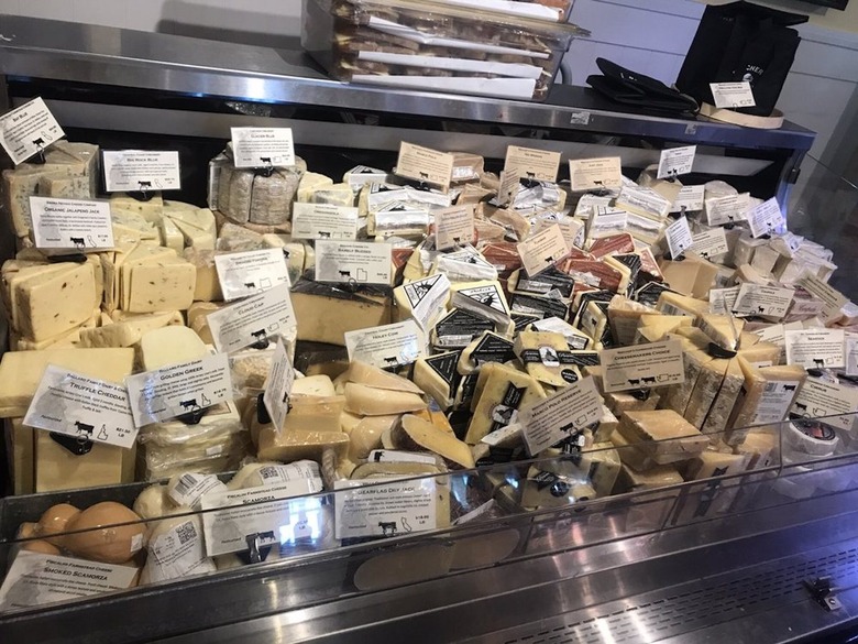 #24 Beecher's Handmade Cheese (Seattle-Tacoma International Airport)