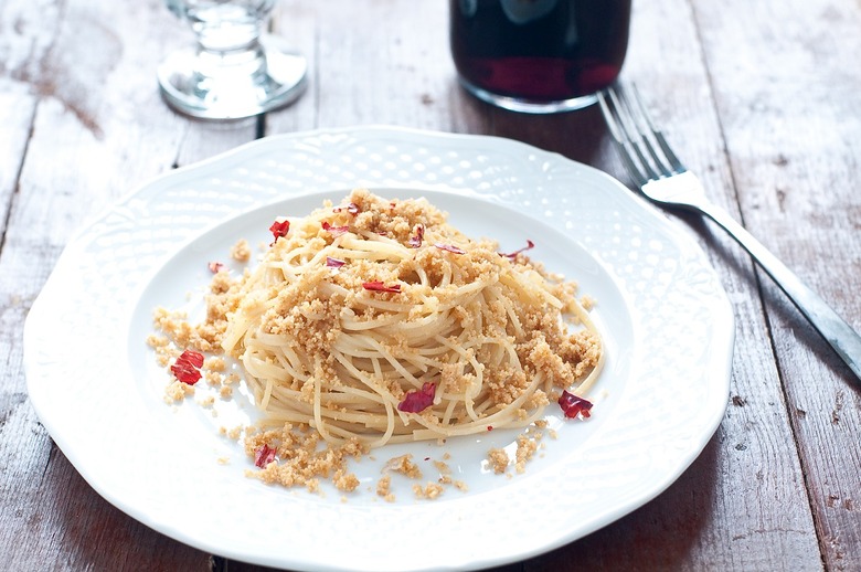 Pasta With Anchovies, Garlic, Lemon, and Breadcrumbs