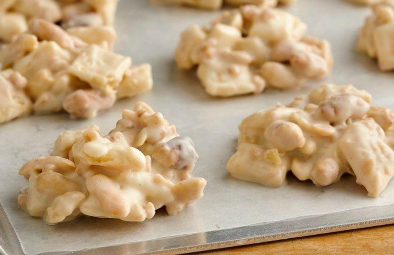 Peanutty Pie Crust Clusters