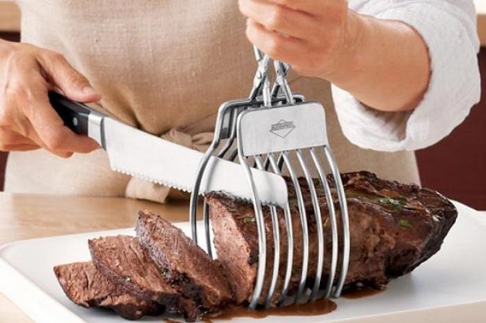 Roast Cutting Tongs: $28.95 from Kuchenprofi 