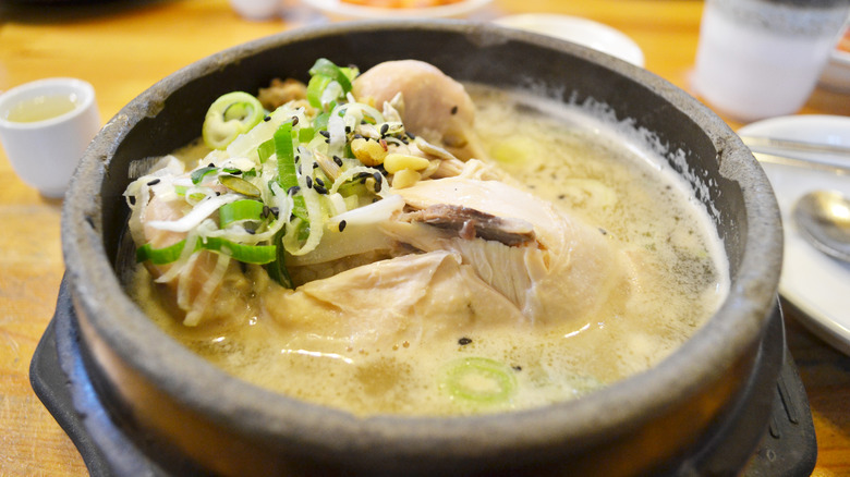 bowl of samgyetang