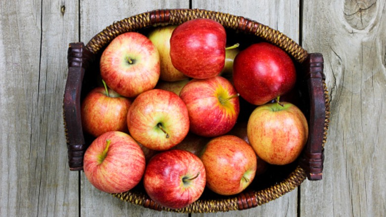 basket of gala apples