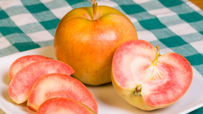 sliced pink pearl apple