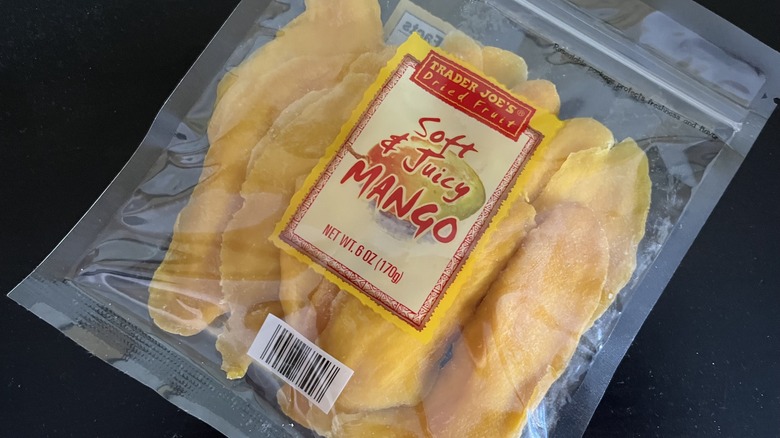 Dried mango in bag