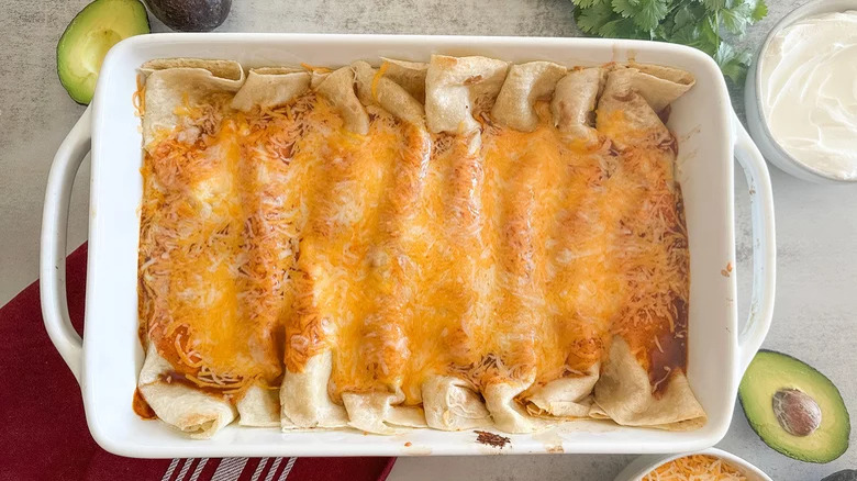 Chicken Chile And Cheese Enchiladas