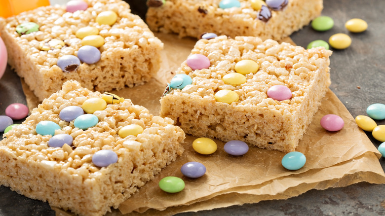 Rice Krispies treats with M&Ms