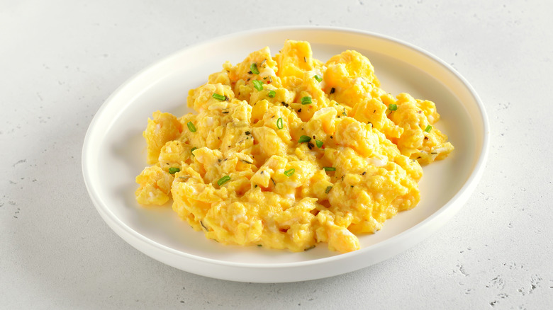 seasoned scrambled eggs