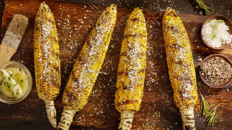 seasoned cobs of corn