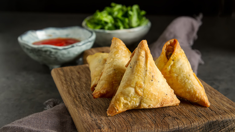 samosa Indian deep-fried snack